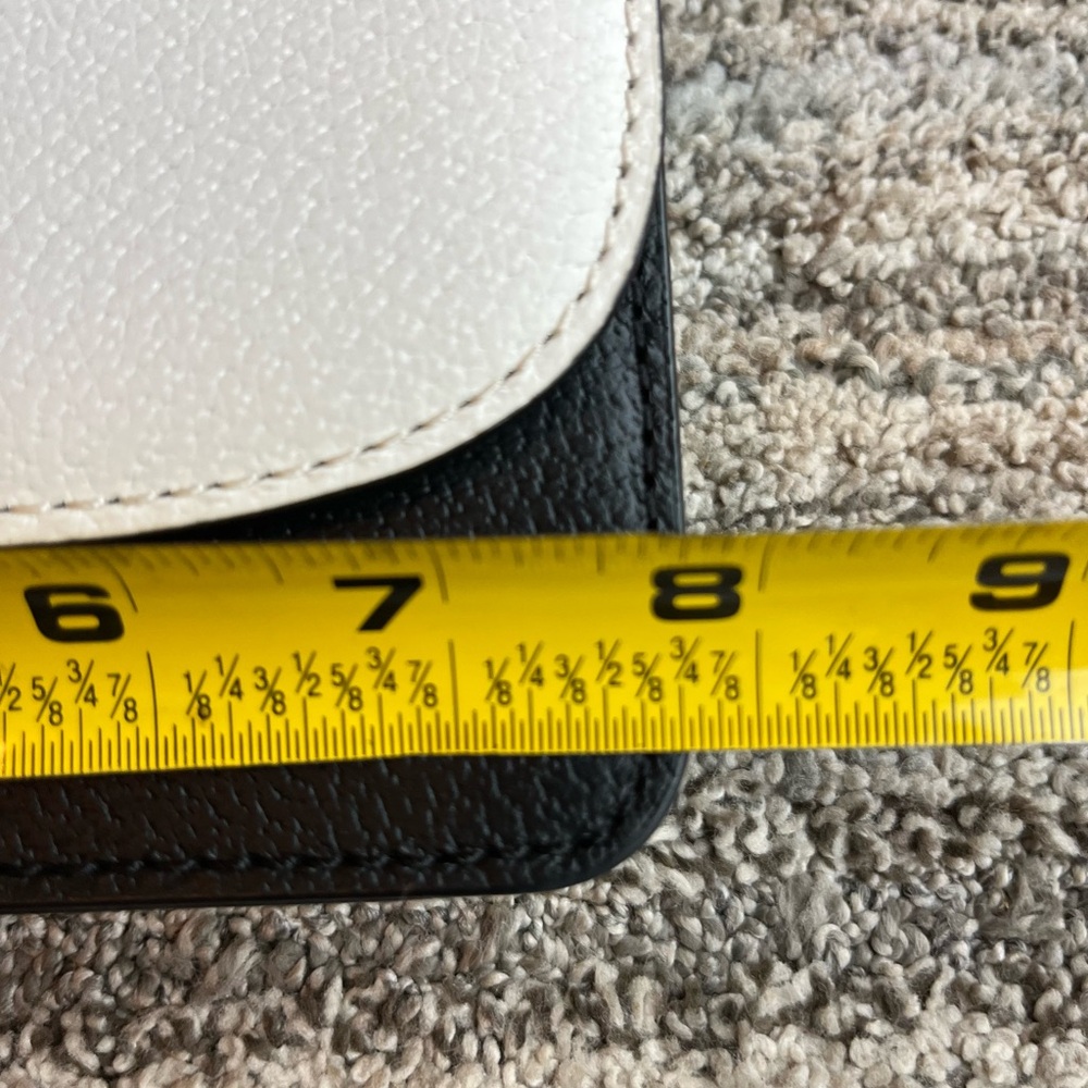 Kate Spade Crossbody - Picture 3 of 10